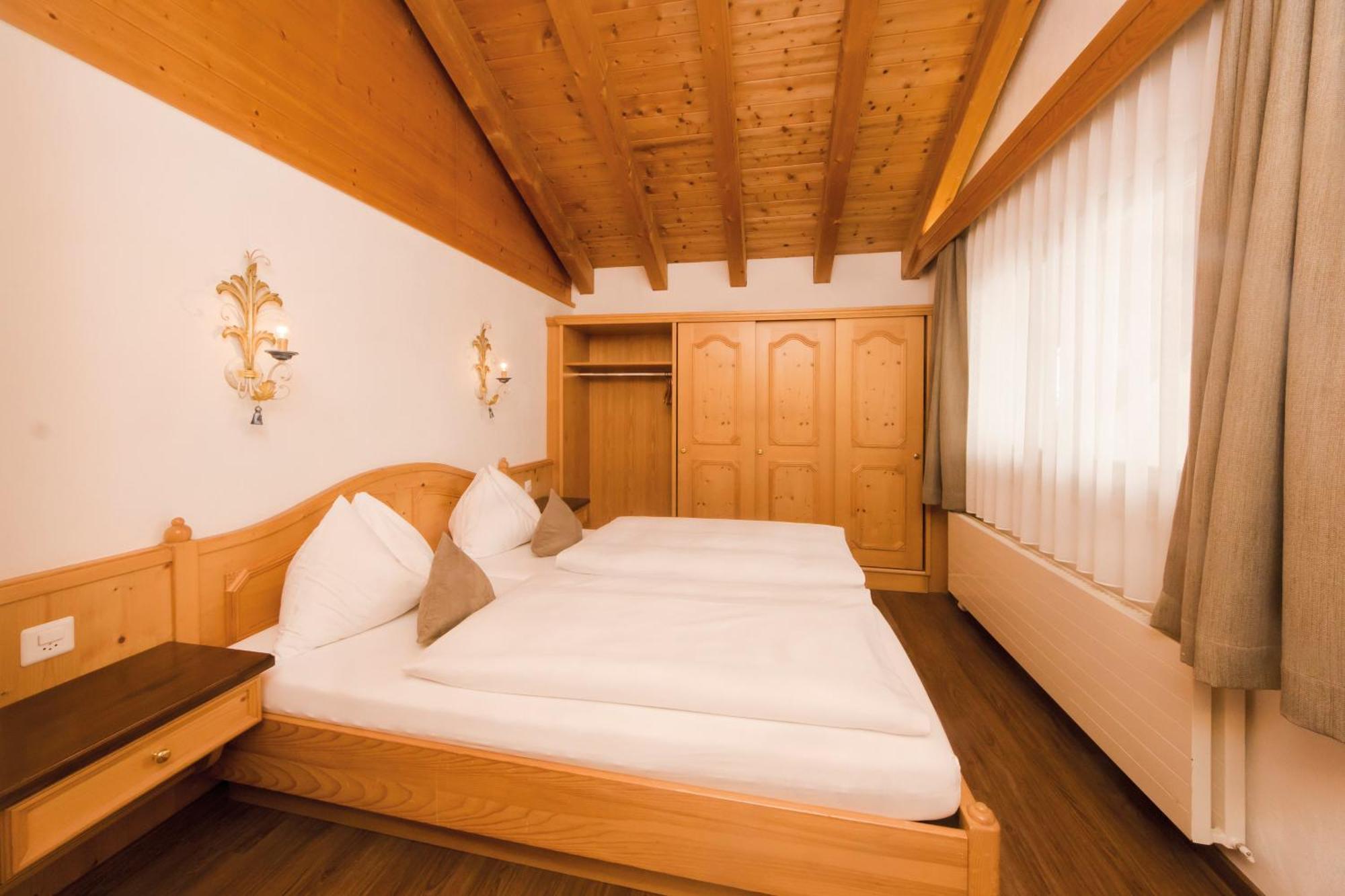 Waldpark Hotel Garni Samnaun Szoba fotó