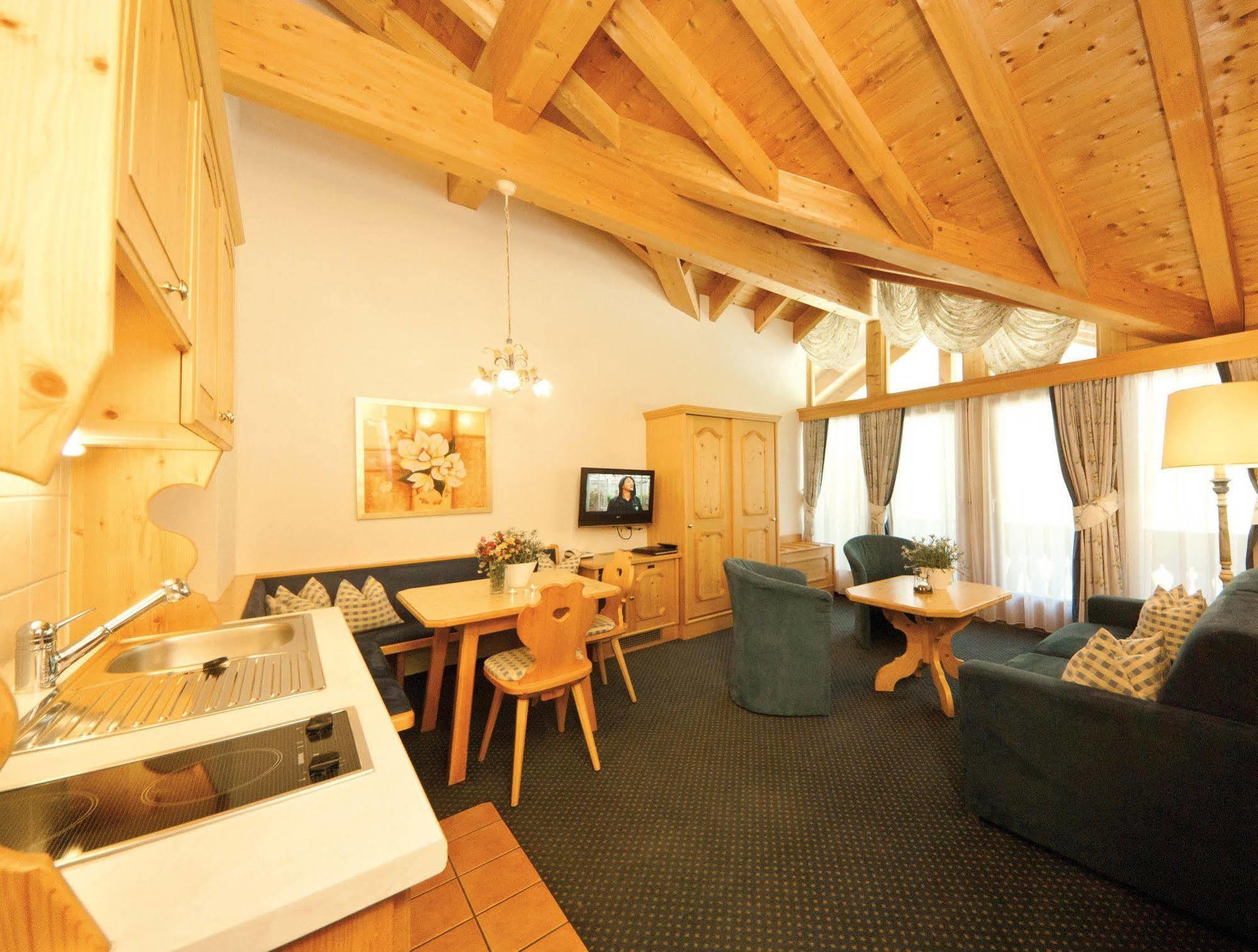 Waldpark Hotel Garni Samnaun Kültér fotó