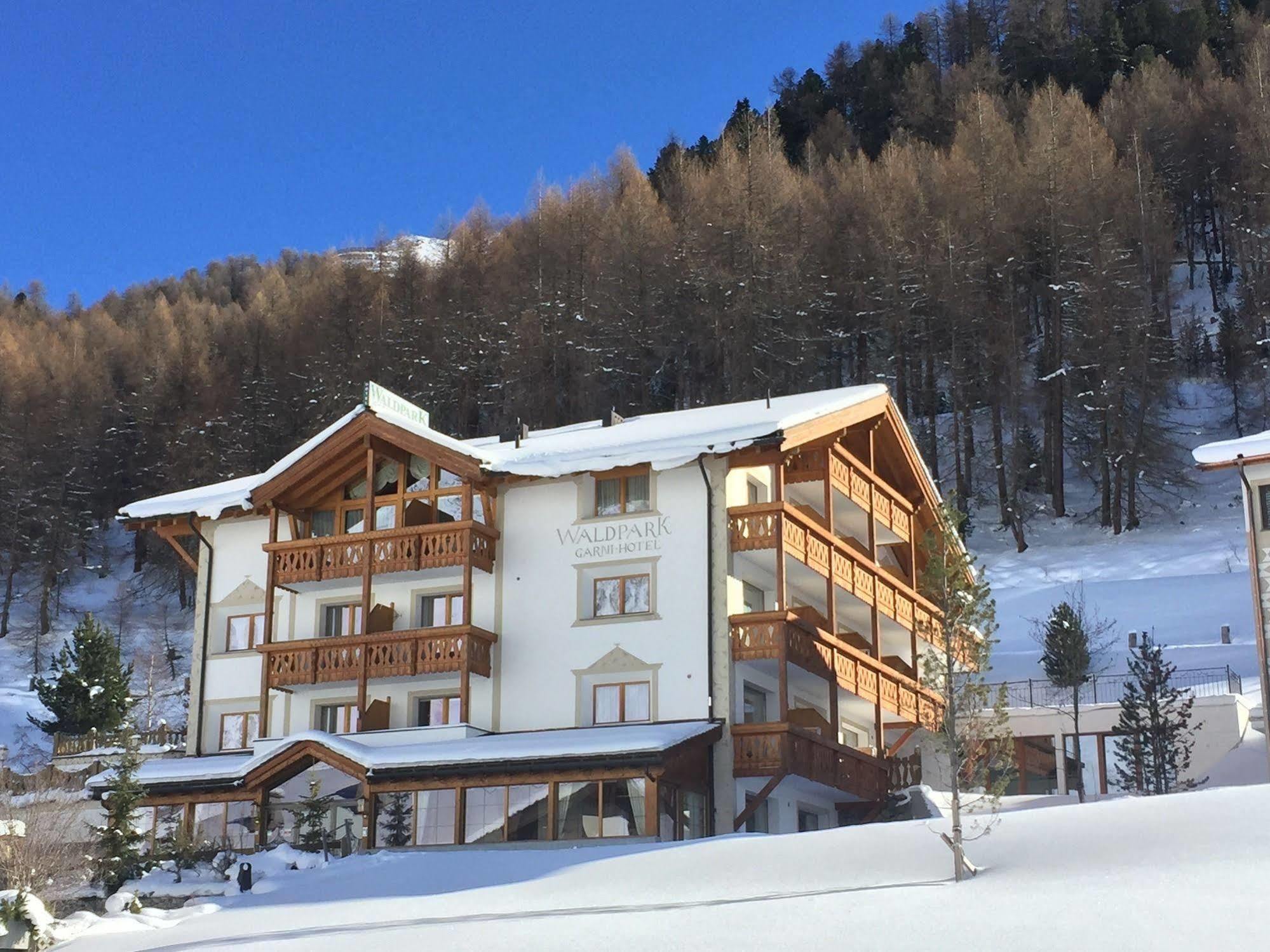 Waldpark Hotel Garni Samnaun Kültér fotó